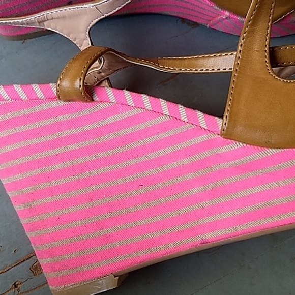 TH strappy pink wedge heels - Picture 8 of 8